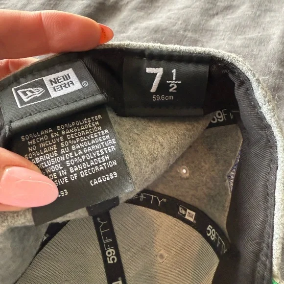 New Era Green and Black 59FIFTY Cap - Picture 9 of 10